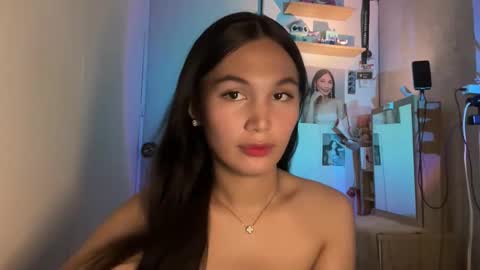 Snapshot of hottie_amari chatting on 04.05.26 Amari online show from 04.05.26