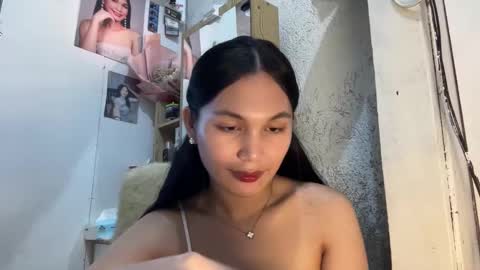 Snapshot of hottie_amari chatting on 04.08.26 Amari online show from 04.08.26