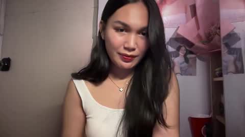 Snapshot of hottie_amari chatting on 04.14.26 Amari online show from 04.14.26