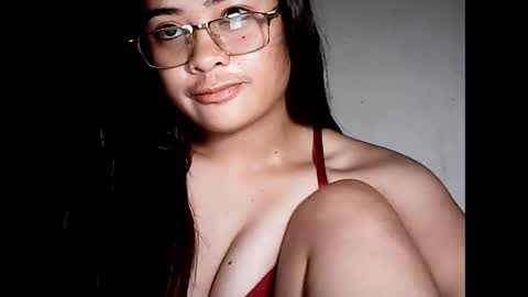 Snapshot of hottie_asianbabe chatting on 11.22.25 Leen online show from 11.22.25