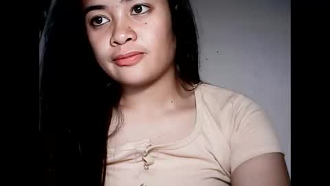 Snapshot of hottie_asianbabe chatting on 12.05.25 Leen online show from 12.05.25