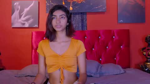 Veronica independent model online show from 04.19.26