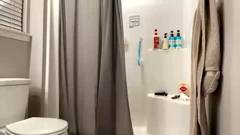 Snapshot of hottiewithabody101 chatting on 10.10.25 hottiewithabody101 online show from 10.10.25