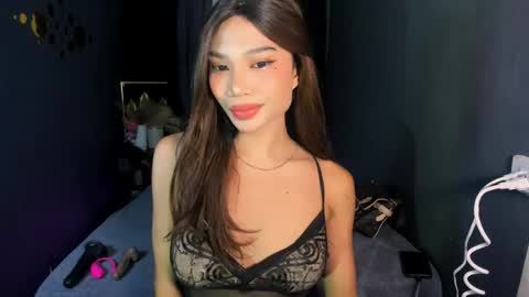 Hi i am Jane half vietnamese and half pinay and would like to meet good person here XOXO online show from 05.25.26