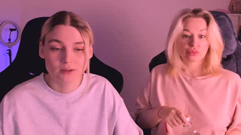 Nessie and Jessie online show from 01.05.25