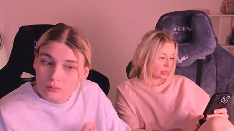 Nessie and Jessie online show from 01.06.25