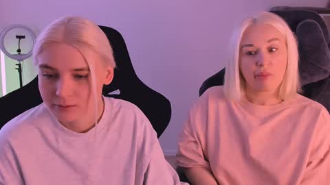 Nessie and Jessie online show from 01.21.25