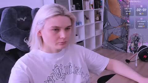 Nessie and Jessie online show from 02.20.25