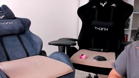 Nessie and Jessie online show from 10.09.25