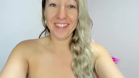 hottychrystal online show from 11.21.25