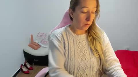 hottychrystal online show from 11.28.25