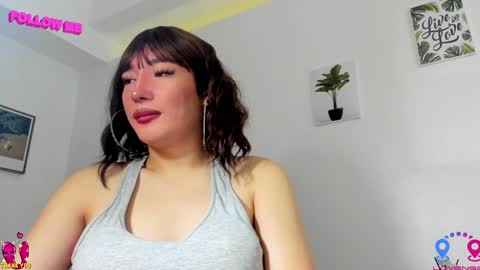 Snapshot of hottycrishinaxx chatting on 01.11.25 crishinahotty online show from 01.11.25