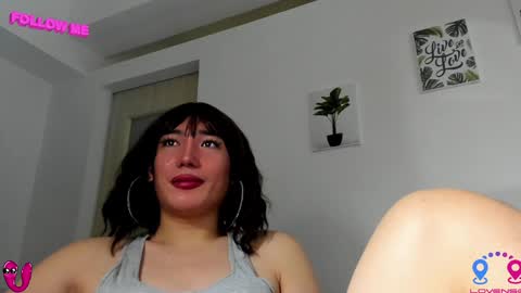 Snapshot of hottycrishinaxx chatting on 01.13.25 crishinahotty online show from 01.13.25