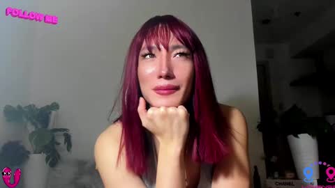 Snapshot of hottycrishinaxx chatting on 02.14.25 crishinahotty online show from 02.14.25