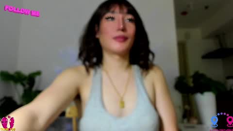 Snapshot of hottycrishinaxx chatting on 02.21.25 crishinahotty online show from 02.21.25