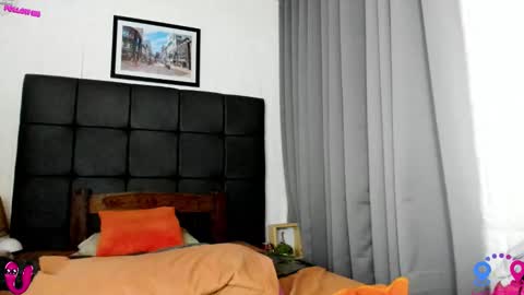 crishinahotty online show from 11.15.25