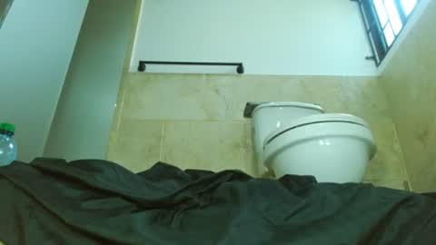 Snapshot of hottymilf69xxx chatting on 10.24.25 Mary online show from 10.24.25