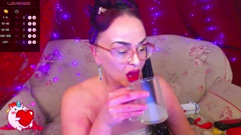 Snapshot of hotzlata chatting on 02.12.25 Hotzlata online show from 02.12.25