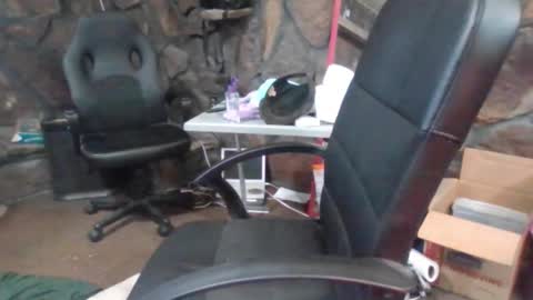 Snapshot of houstonbored chatting on 11.13.25 houstonbored online show from 11.13.25