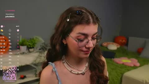 Snapshot of huba_booba chatting on 10.26.25 Diane online show from 10.26.25