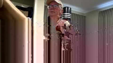 Snapshot of huge_dick_head chatting on 11.17.25 Imre Icalanise online show from 11.17.25