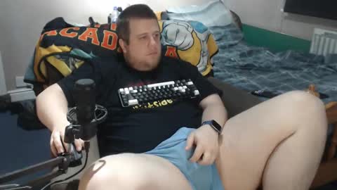 Snapshot of hugechris30 chatting on 01.05.25 Hugechris online show from 01.05.25