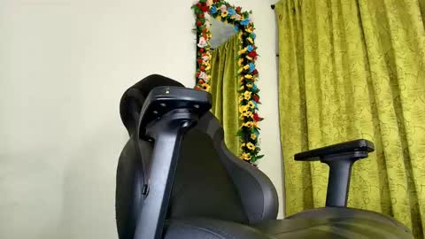 Snapshot of huila97 chatting on 05.28.26 elecktra12 online show from 05.28.26
