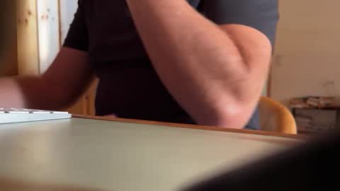 Snapshot of hukobossx chatting on 10.30.25 hukobossx online show from 10.30.25