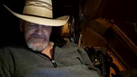 Snapshot of hung34u chatting on 02.14.25 hung34u online show from 02.14.25