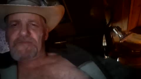 Snapshot of hung34u chatting on 11.15.25 hung34u online show from 11.15.25