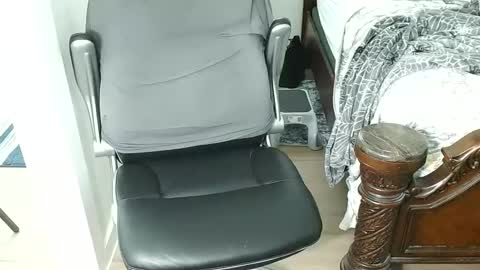 hung74u online show from 09.28.25