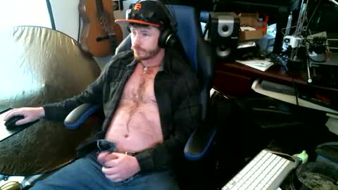 Snapshot of hungginger4u chatting on 01.21.25 HungGinger4U online show from 01.21.25