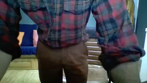 Snapshot of hunghard2004 chatting on 10.17.25 hunghard2004 online show from 10.17.25