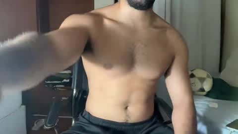 Snapshot of hunglatinnerd chatting on 04.07.26 hunglatinnerd online show from 04.07.26