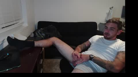 Snapshot of hungmtnman2256 chatting on 07.12.26 hungmtnman2256 online show from 07.12.26