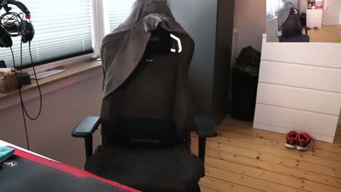 hungry_26 online show from 12.15.24