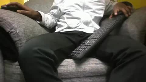 Snapshot of hunk_dominant chatting on 12.18.24 hunk_dominant online show from 12.18.24