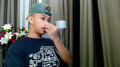 Snapshot of hunk_edward chatting on 06.25.26 hunk_edward online show from 06.25.26
