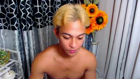 Snapshot of hunk_edward chatting on 07.06.26 hunk_edward online show from 07.06.26