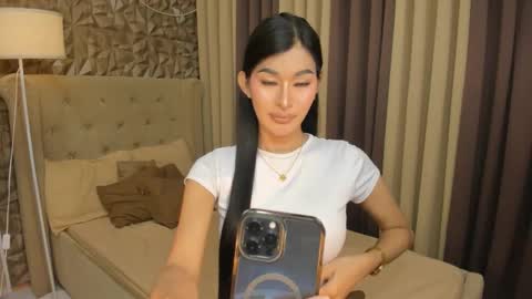 hunkhomerontop online show from 11.19.25