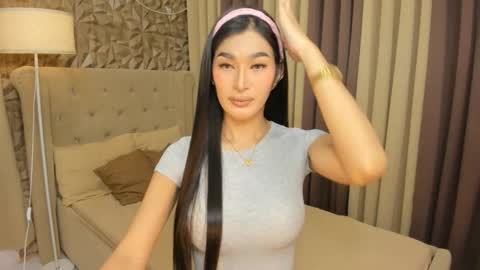 Snapshot of hunkhomerontop chatting on 12.18.25 hunkhomerontop online show from 12.18.25