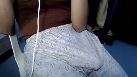 Snapshot of hunkyzeus chatting on 12.24.24 hunkyzeus online show from 12.24.24