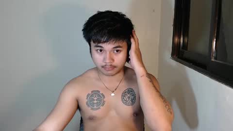 Snapshot of hunkyzeus chatting on 01.04.25 hunkyzeus online show from 01.04.25