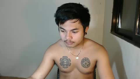 Snapshot of hunkyzeus chatting on 01.05.25 hunkyzeus online show from 01.05.25