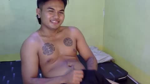 Snapshot of hunkyzeus chatting on 10.18.25 hunkyzeus online show from 10.18.25