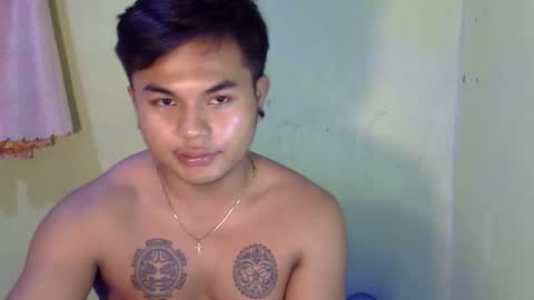 Snapshot of hunkyzeus chatting on 10.25.25 hunkyzeus online show from 10.25.25