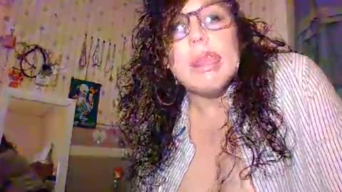 Hunnyshaker online show from 11.26.25