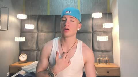 hunterheat_ online show from 11.26.25