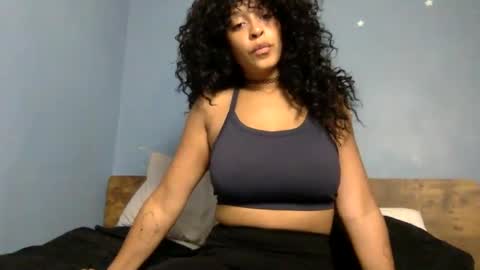 Snapshot of hunyybunz chatting on 12.07.24 Goddess Hunyy online show from 12.07.24