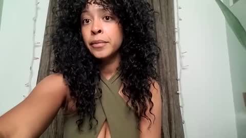 Snapshot of hunyybunz chatting on 12.10.24 Goddess Hunyy online show from 12.10.24